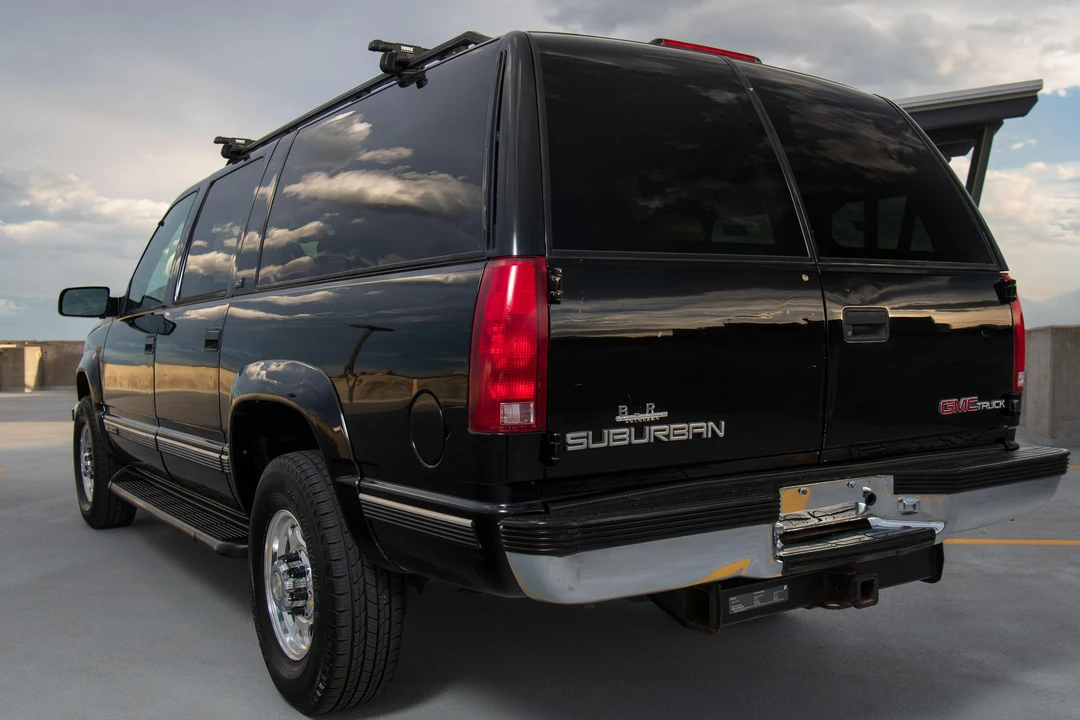 1996 GMC Suburban 8th Gen - Image 16 of 31