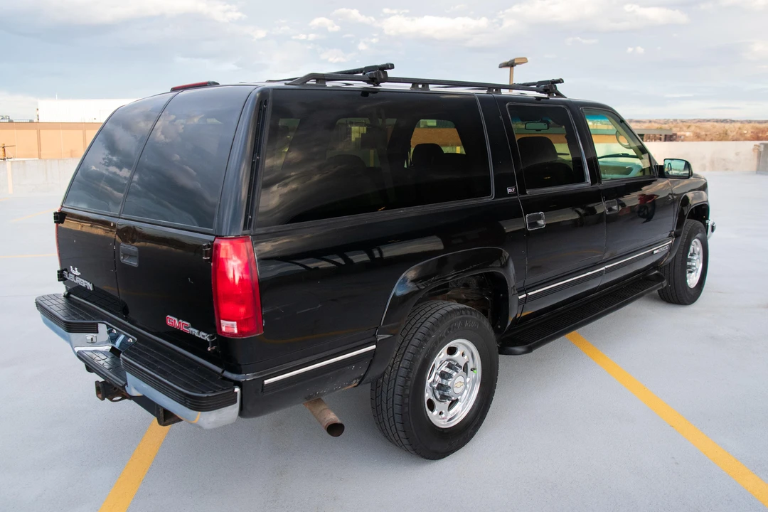 1996 GMC Suburban 8th Gen - Image 18 of 31