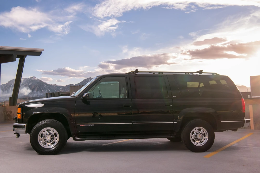 1996 GMC Suburban 8th Gen - Image 12 of 31