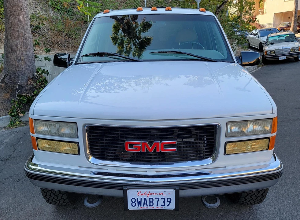 1996 GMC Suburban 8th Gen - Image 6 of 31
