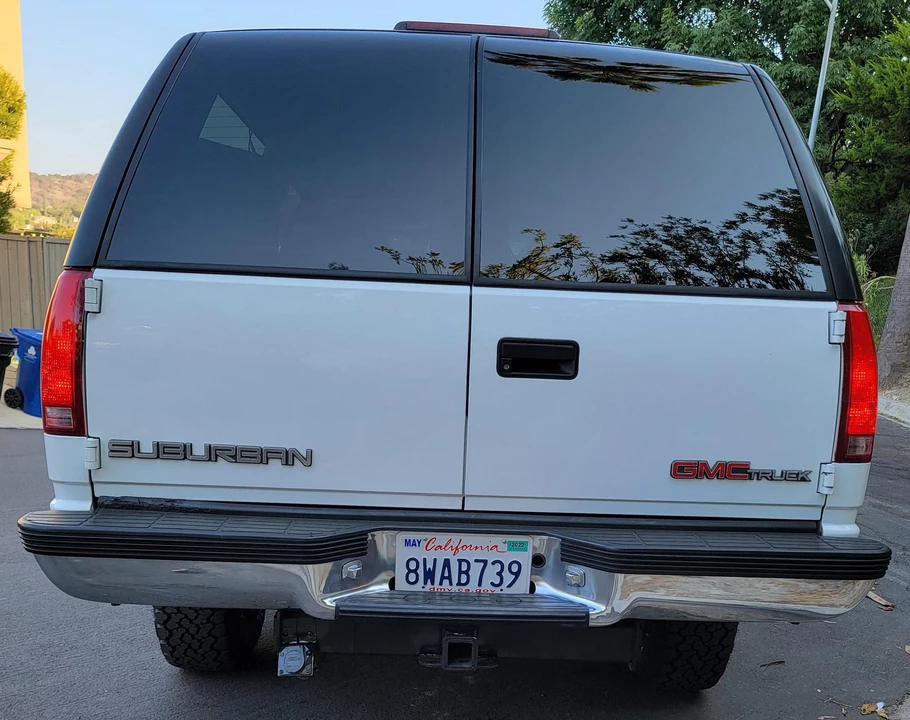1996 GMC Suburban 8th Gen - Image 9 of 31