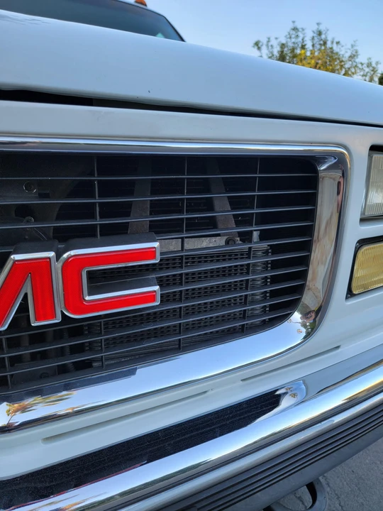 1996 GMC Suburban 8th Gen - Image 14 of 31