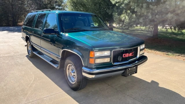 1996 GMC Suburban 8th Gen - Image 6 of 31