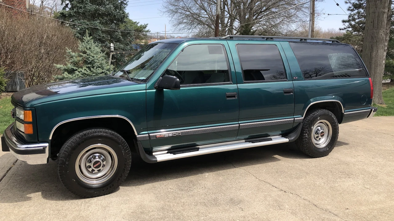1996 GMC Suburban 8th Gen - Image 5 of 31