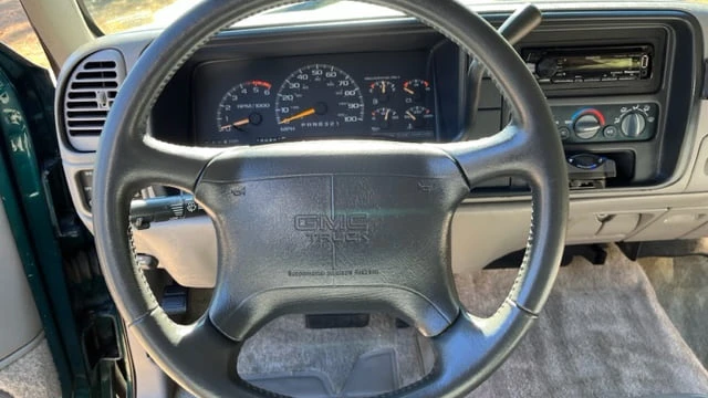 1996 GMC Suburban 8th Gen - Image 20 of 31
