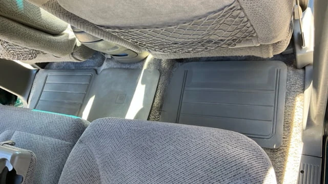 1996 GMC Suburban 8th Gen - Image 23 of 31