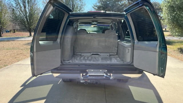 1996 GMC Suburban 8th Gen - Image 29 of 31
