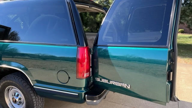 1996 GMC Suburban 8th Gen - Image 31 of 31