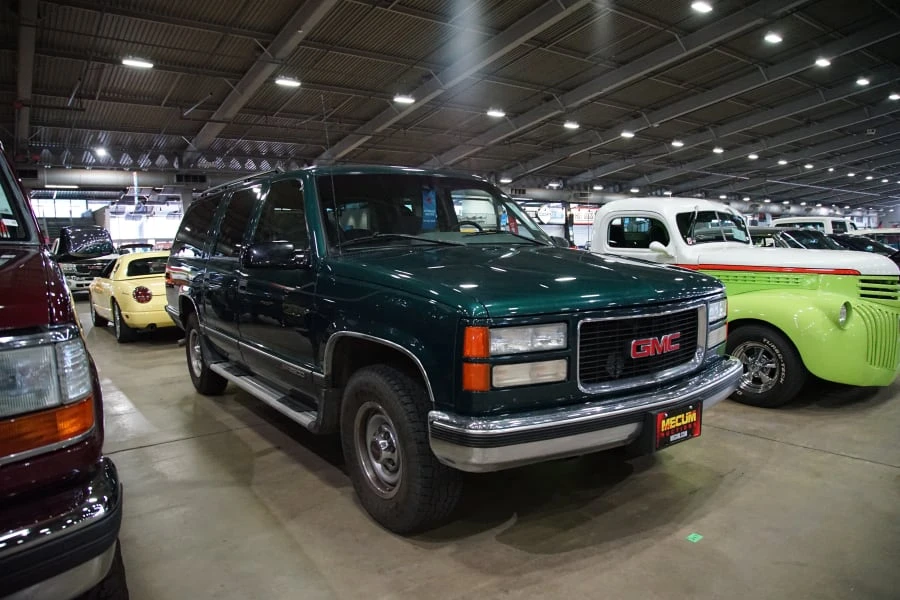 1996 GMC Suburban 8th Gen - Image 8 of 9