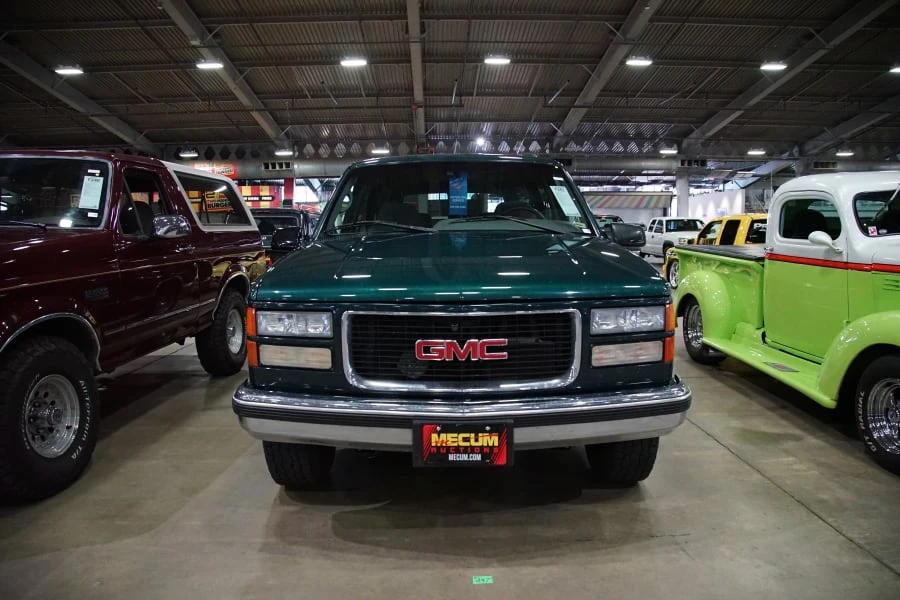 1996 GMC Suburban 8th Gen - Image 6 of 9