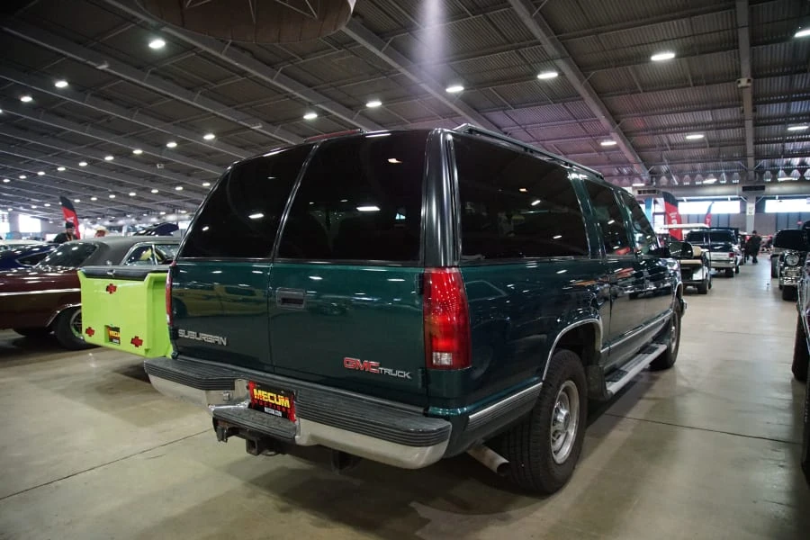 1996 GMC Suburban 8th Gen - Image 7 of 9