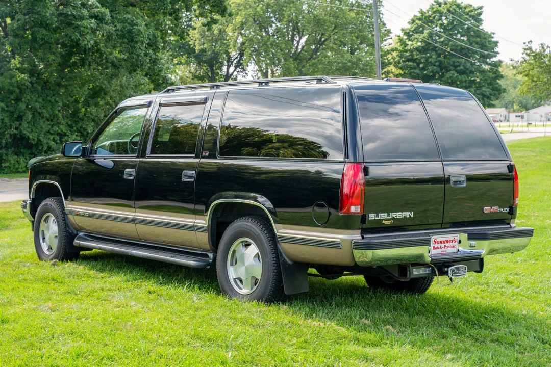 1996 GMC Suburban 8th Gen - Image 7 of 31