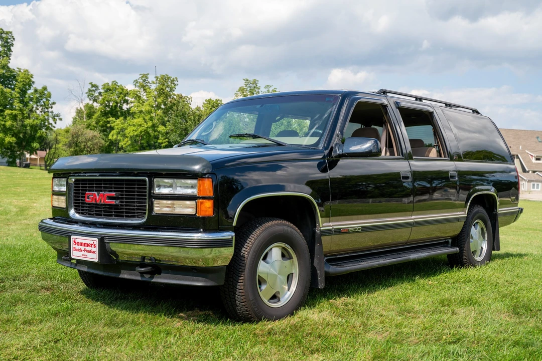 1996 GMC Suburban 8th Gen - Image 9 of 31