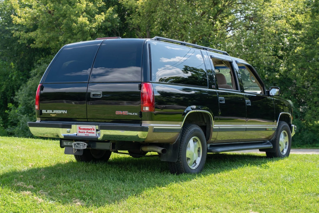 1996 GMC Suburban 8th Gen - Image 12 of 31
