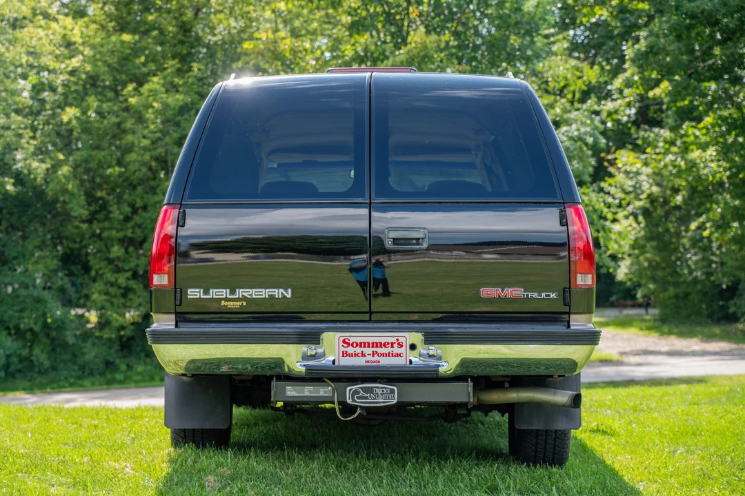 1996 GMC Suburban 8th Gen - Image 6 of 31