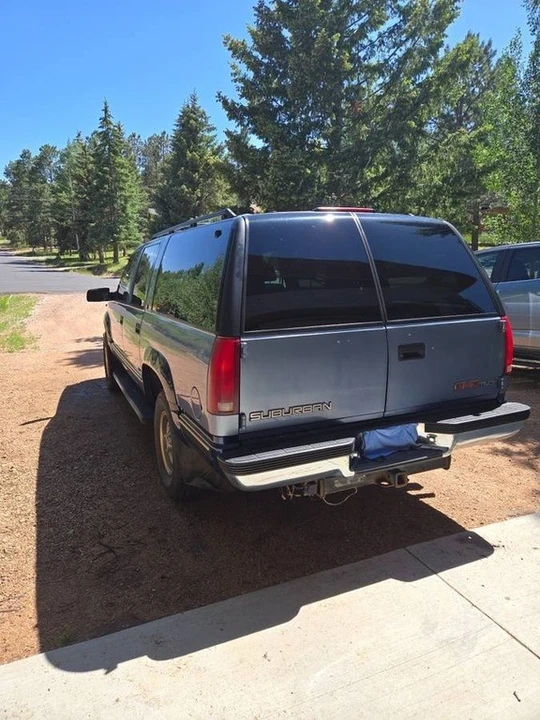 1996 GMC Suburban 8th Gen - Image 2 of 12