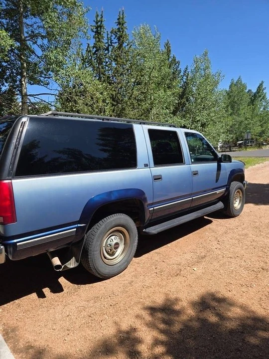 1996 GMC Suburban 8th Gen - Image 5 of 12