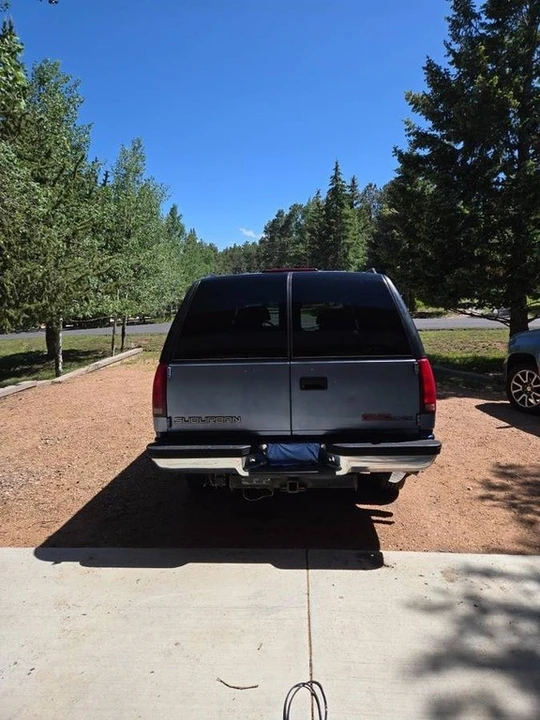 1996 GMC Suburban 8th Gen - Image 11 of 12