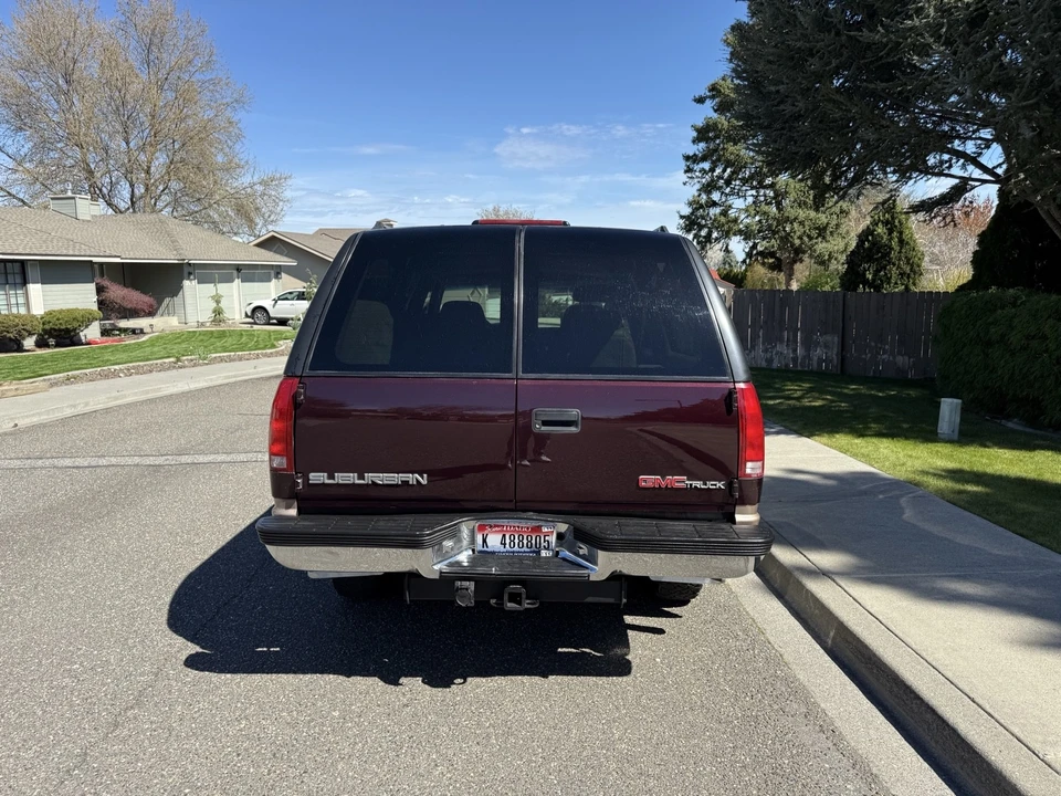 1996 GMC Suburban 8th Gen - Image 4 of 21
