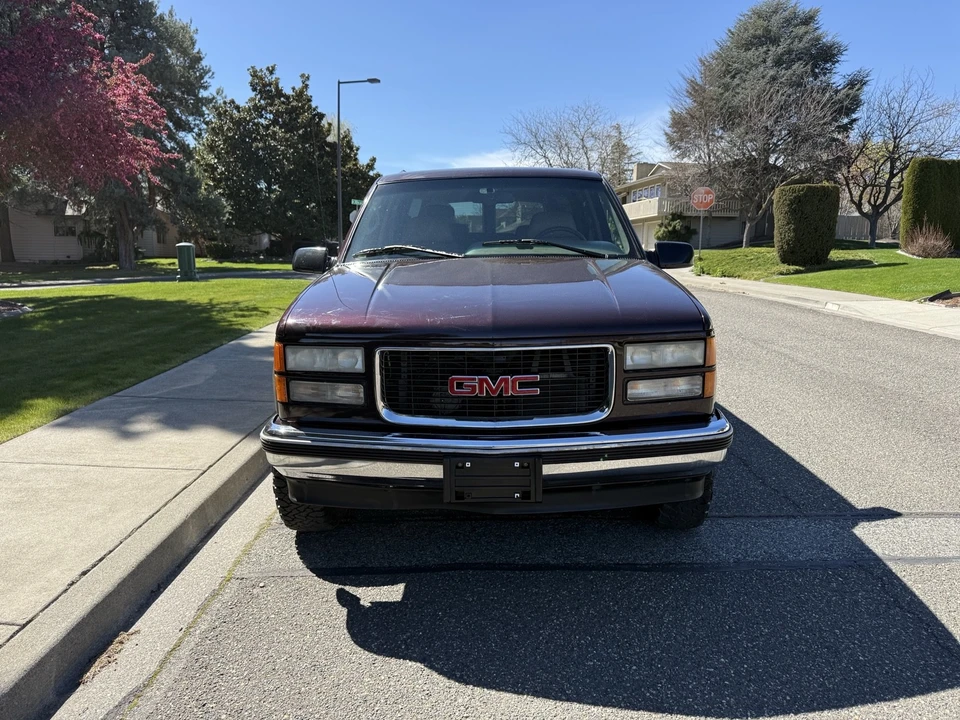 1996 GMC Suburban 8th Gen - Image 8 of 21