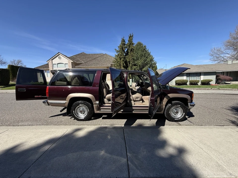 1996 GMC Suburban 8th Gen - Image 14 of 21