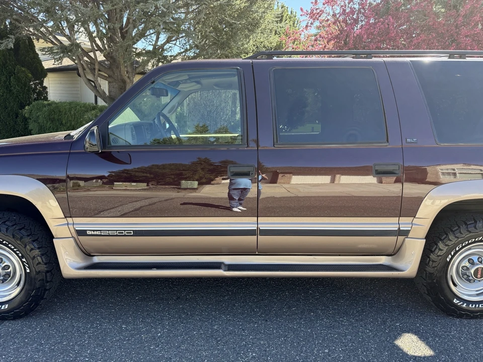 1996 GMC Suburban 8th Gen - Image 18 of 21