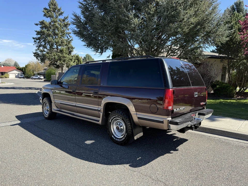 1996 GMC Suburban 8th Gen - Image 3 of 21