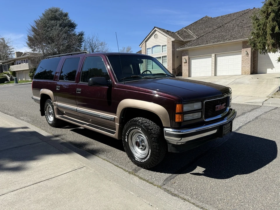 1996 GMC Suburban 8th Gen - Image 7 of 21
