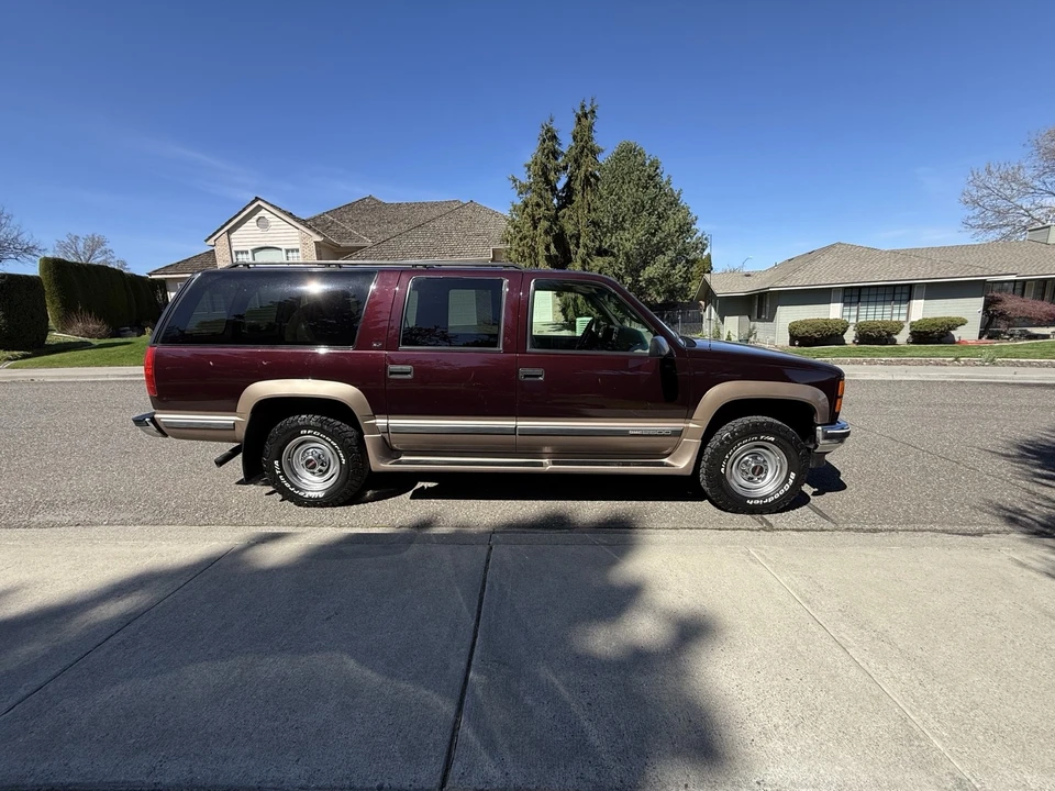 1996 GMC Suburban 8th Gen - Image 6 of 21