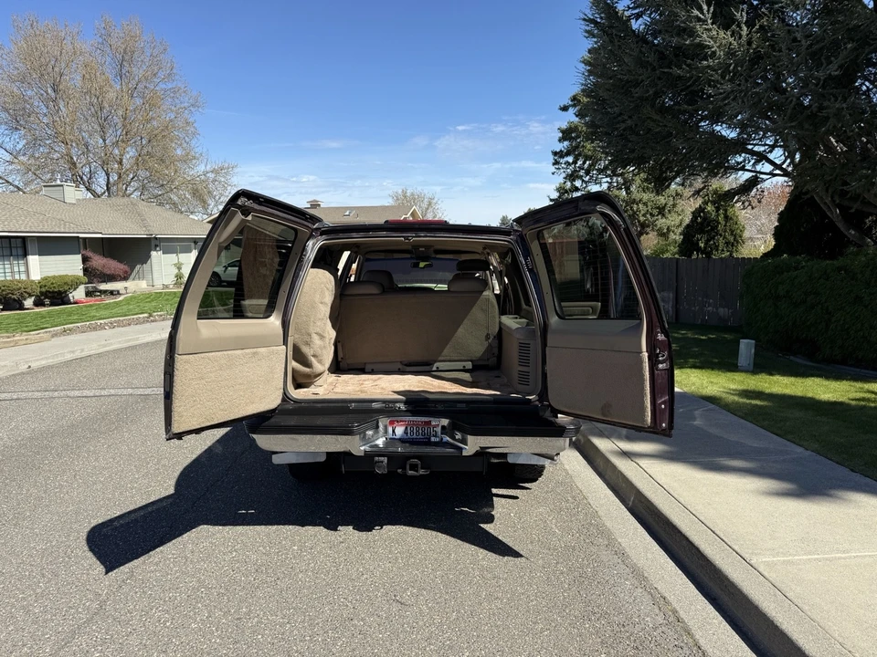 1996 GMC Suburban 8th Gen - Image 12 of 21