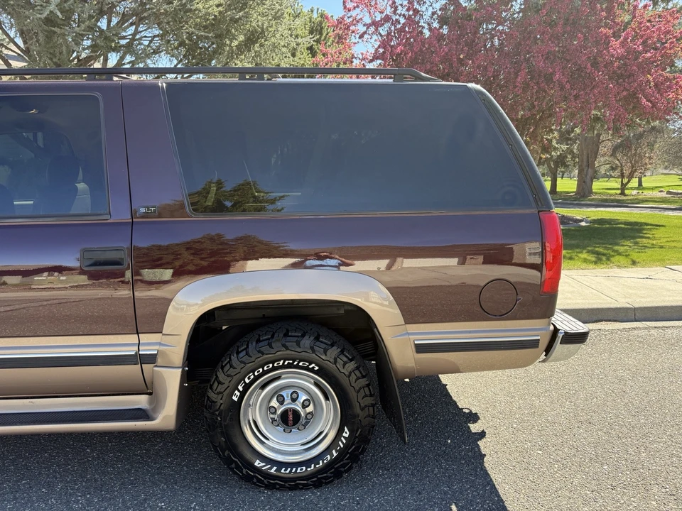 1996 GMC Suburban 8th Gen - Image 19 of 21