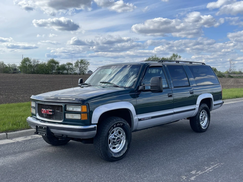 1996 GMC Suburban 8th Gen - Image 2 of 31