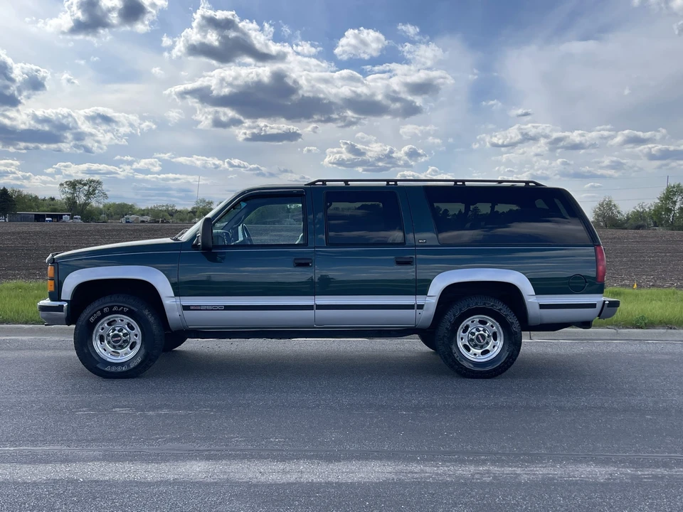1996 GMC Suburban 8th Gen - Image 19 of 31