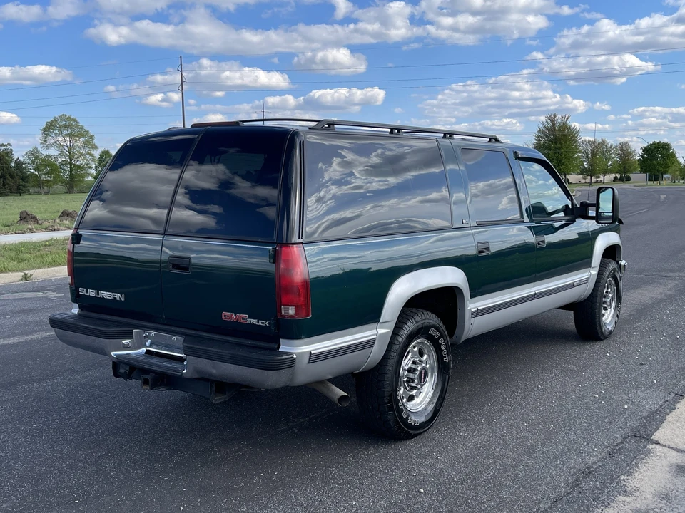1996 GMC Suburban 8th Gen - Image 13 of 31