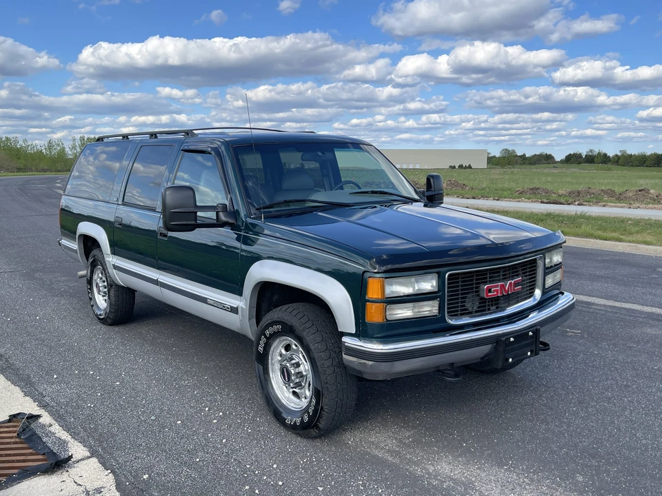 1996 GMC Suburban 8th Gen - Image 7 of 31