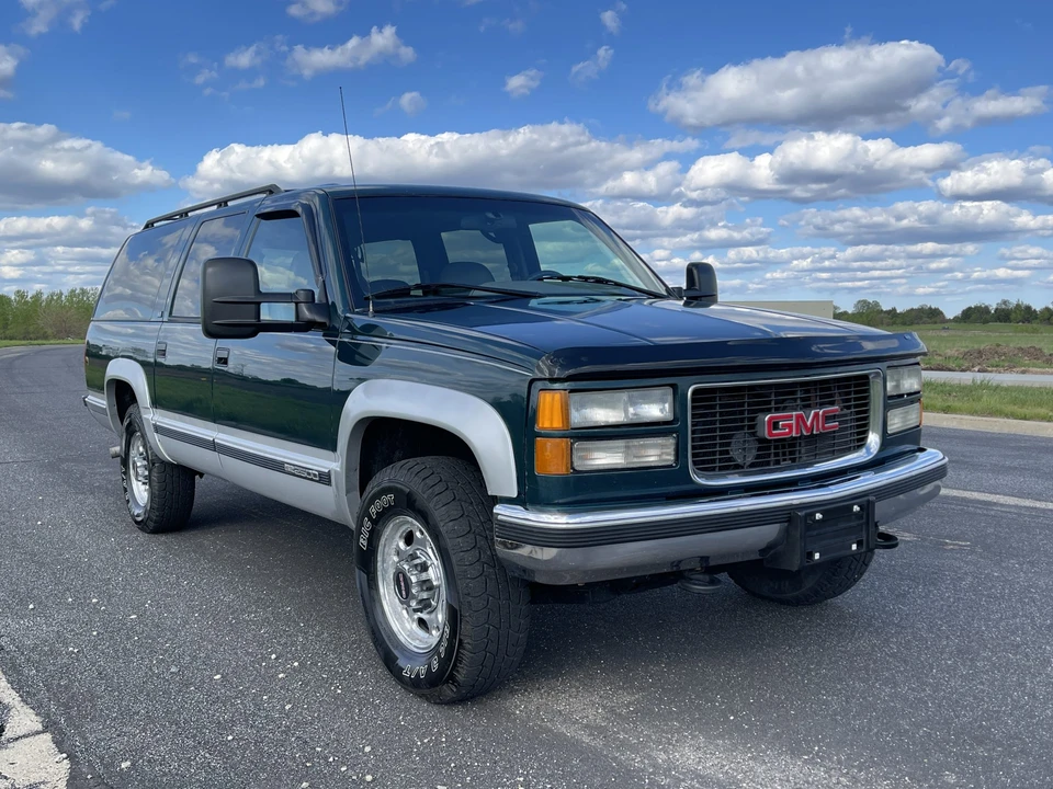 1996 GMC Suburban 8th Gen - Image 5 of 31