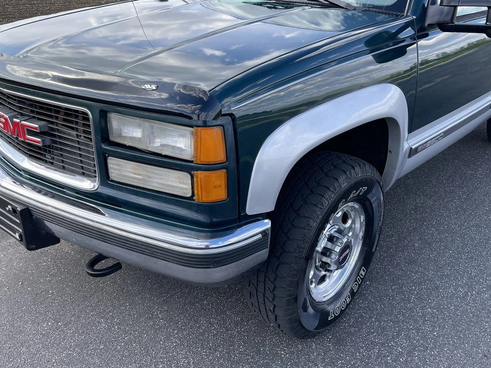 1996 GMC Suburban 8th Gen - Image 22 of 31