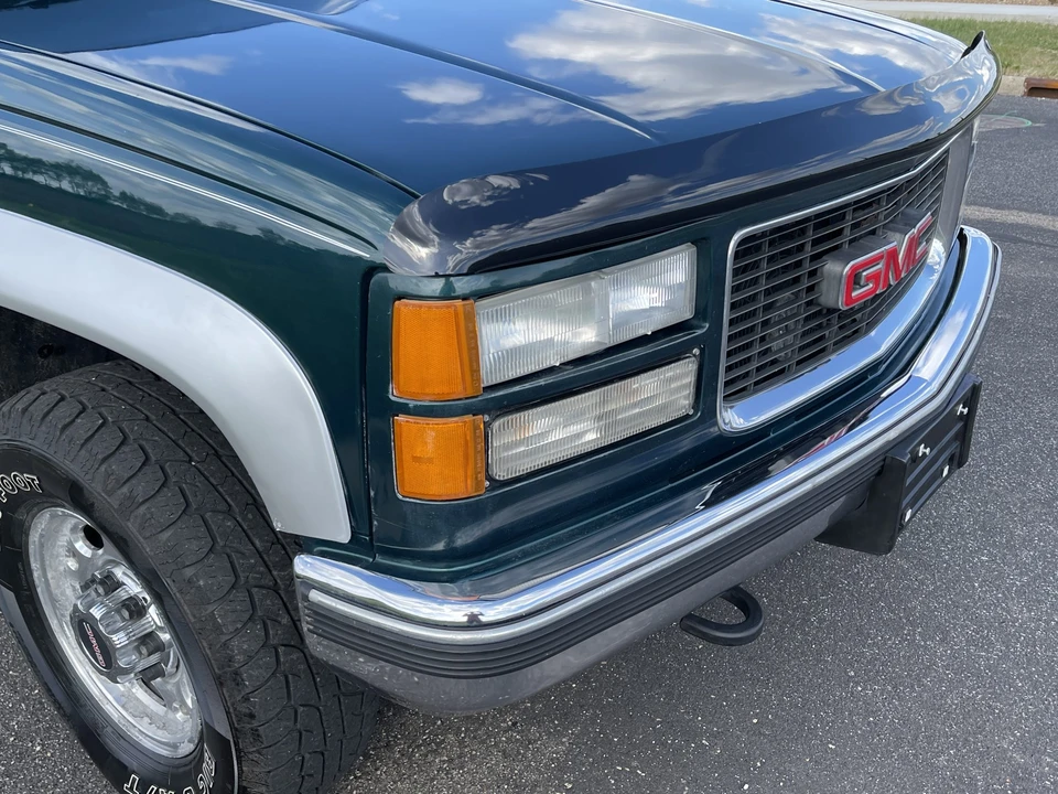 1996 GMC Suburban 8th Gen - Image 21 of 31