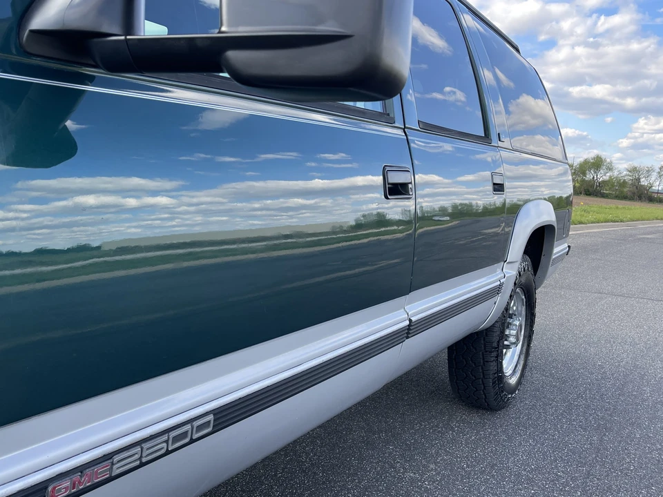 1996 GMC Suburban 8th Gen - Image 31 of 31