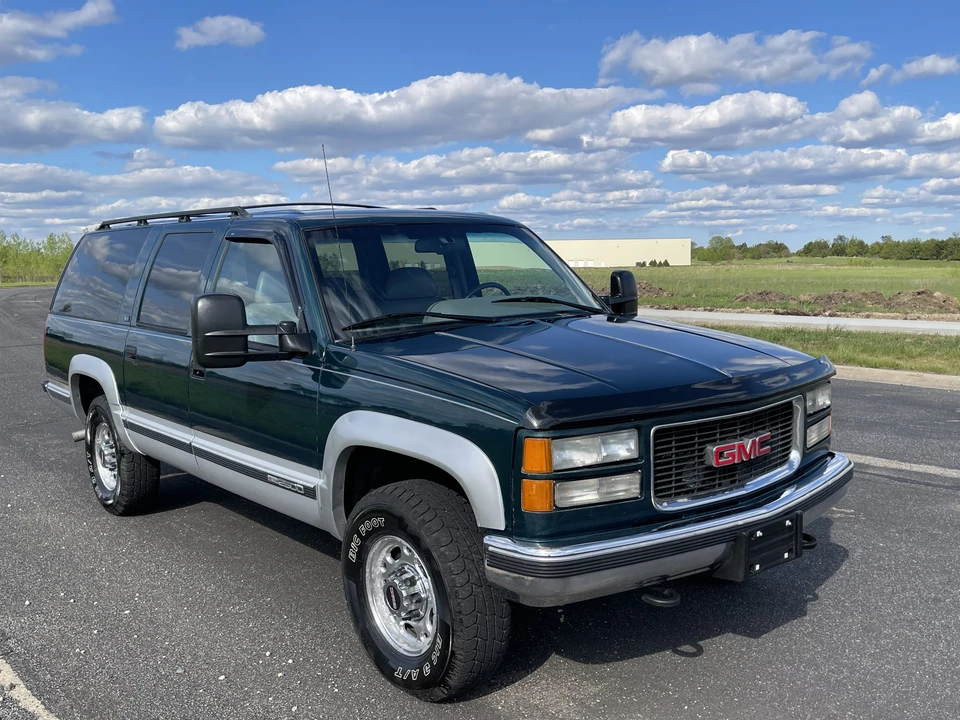 1996 GMC Suburban 8th Gen - Image 10 of 31