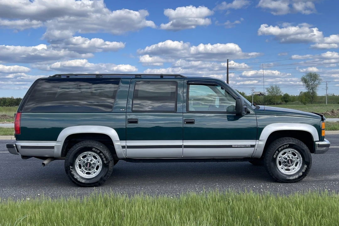 1996 GMC Suburban 8th Gen - Image 11 of 31