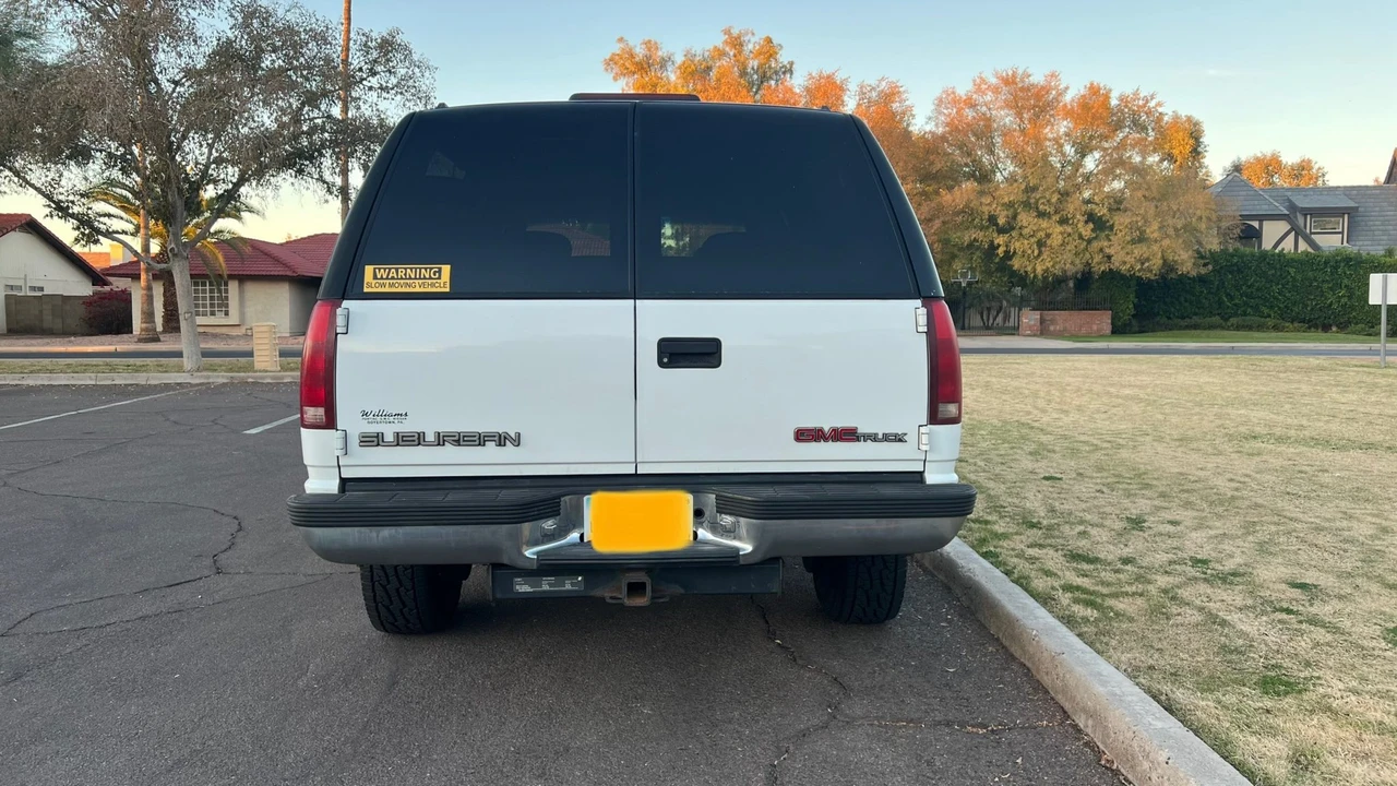 1996 GMC Suburban 8th Gen - Image 6 of 31