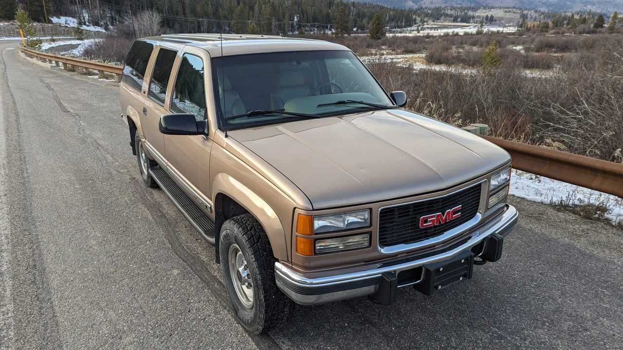1996 GMC Suburban 8th Gen - Image 5 of 31