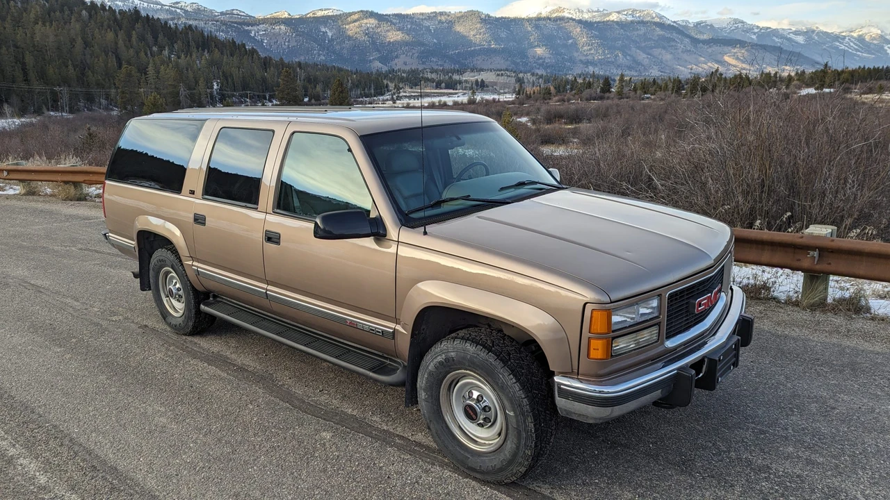 1996 GMC Suburban 8th Gen - Image 8 of 31