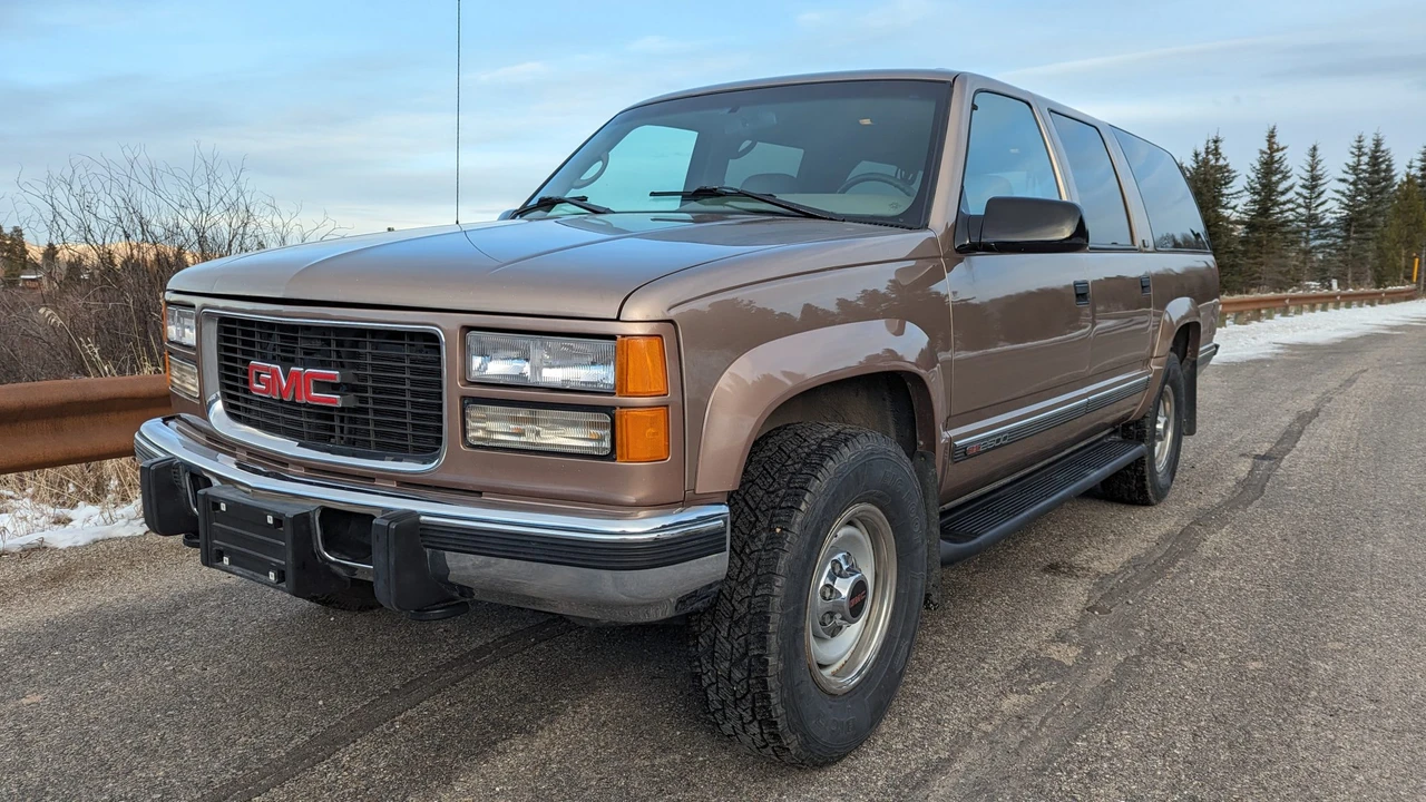 1996 GMC Suburban 8th Gen - Image 31 of 31