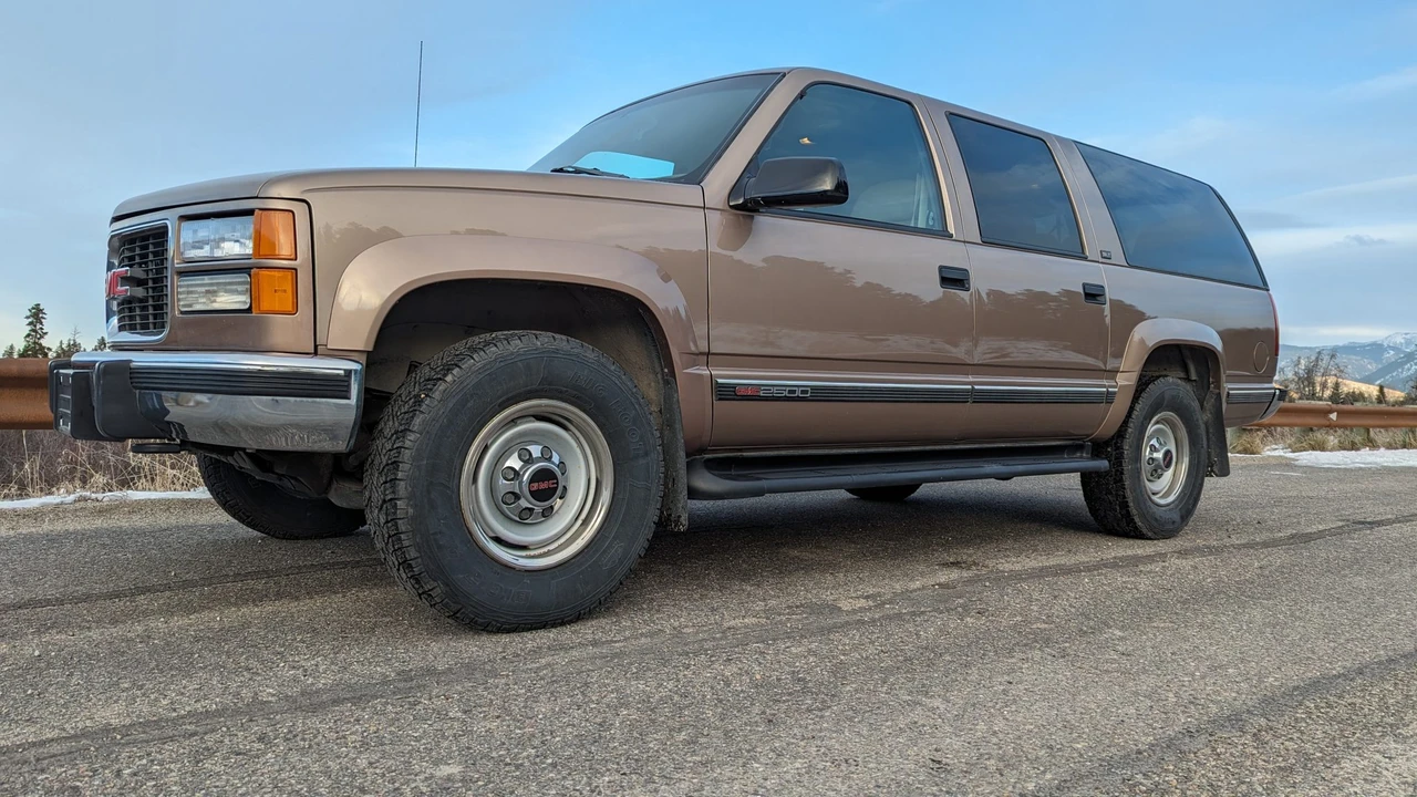 1996 GMC Suburban 8th Gen - Image 29 of 31
