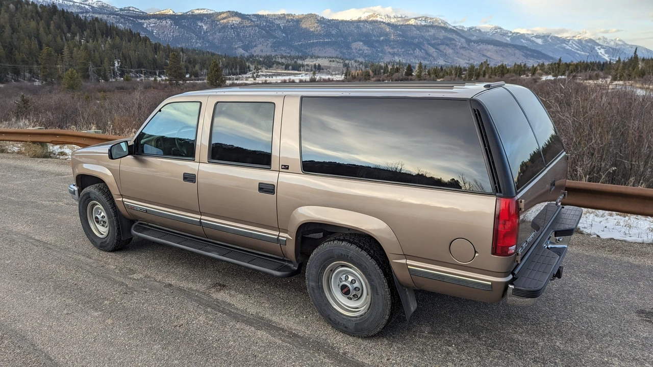 1996 GMC Suburban 8th Gen - Image 20 of 31