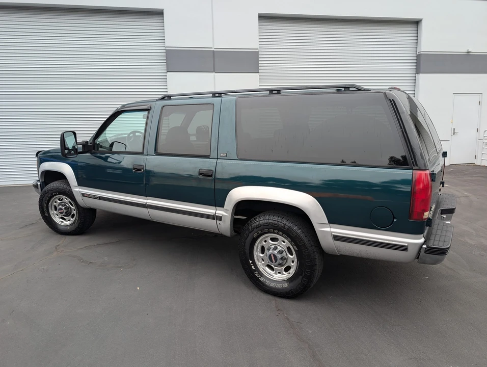 1996 GMC Suburban 8th Gen - Image 10 of 31