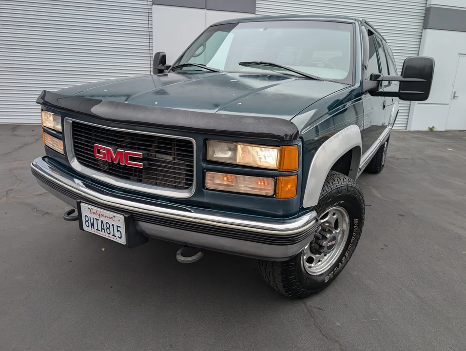1996 GMC Suburban 8th Gen - Image 2 of 31