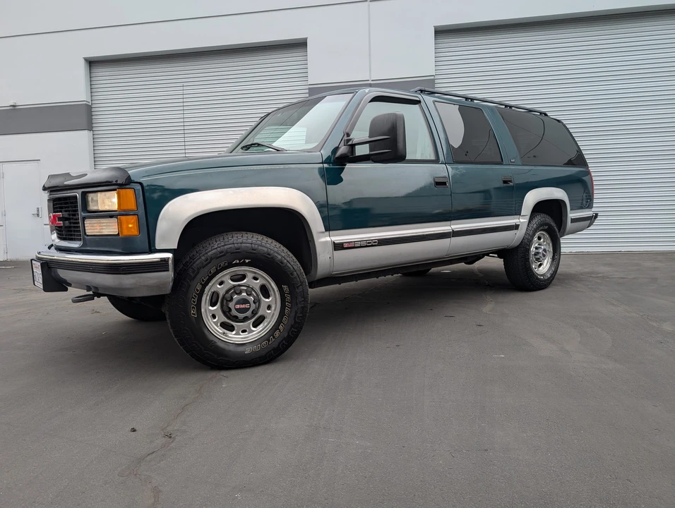 1996 GMC Suburban 8th Gen - Image 4 of 31
